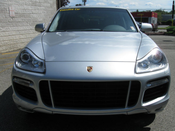 Date this good-looking United Arab Emirates man Gtop555 from Dubai AE1