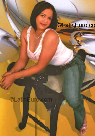 Date this sultry Dominican Republic girl Yesenia from San Francisco De Macoris DO261