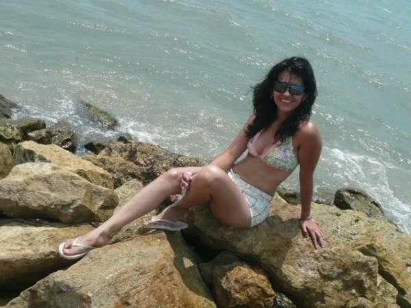 Date this nice looking Colombia girl Nataly from Bogota CO264