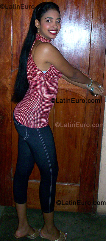 Date this attractive Dominican Republic girl Mercedes from El Seybo DO296