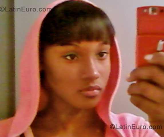 Date this exotic Brazil girl Eliane from Rio De Janeiro BR438