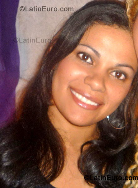 Date this cute Brazil girl Suzana from Rio De Janeiro BR443