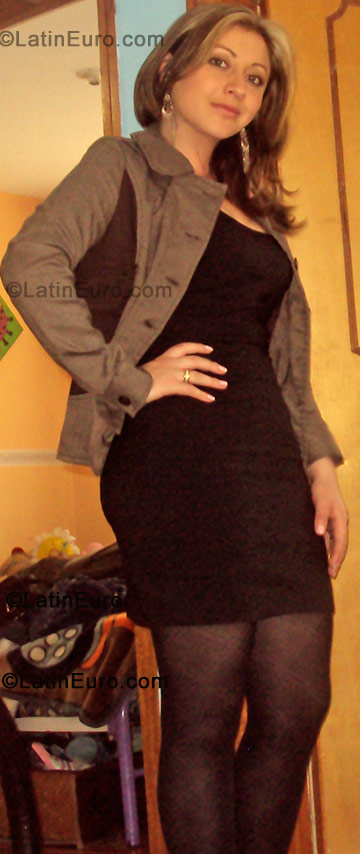 Date this charming Colombia girl Diana Carolina from Bogota CO341