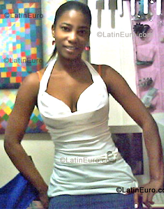 Date this beautiful Colombia girl Emir from Manizales CO349