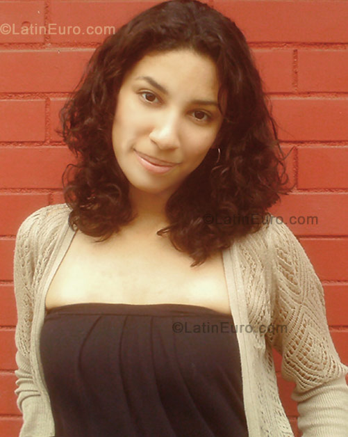 Date this gorgeous Brazil girl Ana Carolina from Rio De Janeiro BR474