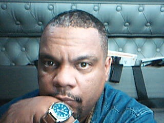 Date this beautiful United States man Bigtrukn from detroit US1106