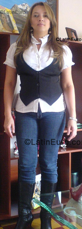 Date this tall Colombia girl Magnolia from Bogota CO370