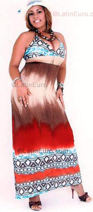 Date this foxy Dominican Republic girl Ruth from Santo Domingo DO357