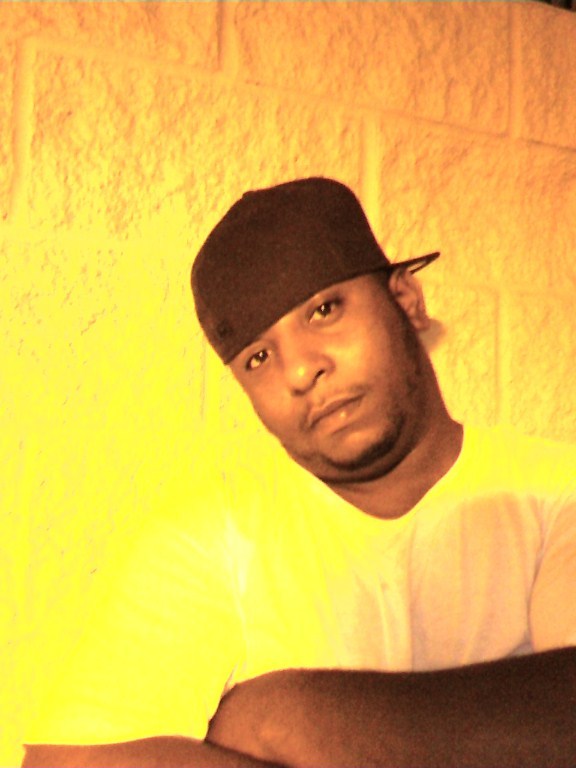 Date this pretty United States man Feaonthado from Bridgeport US1179