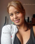 voluptuous Colombia girl Yeraldin Andrea from Medellin CO398