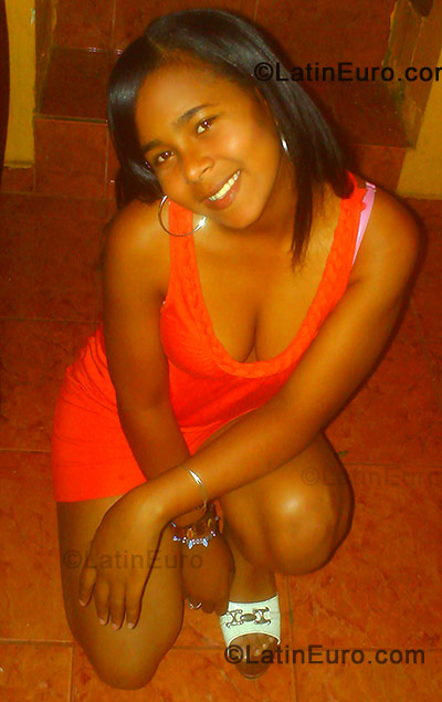 Date this foxy Dominican Republic girl Liliana Maria from Santiago DO406