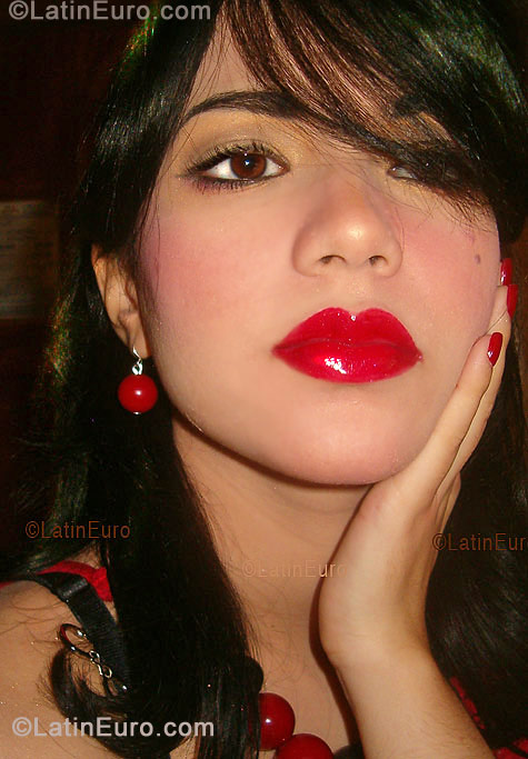 Date this happy Dominican Republic girl Cindy from Santo Domingo DO426