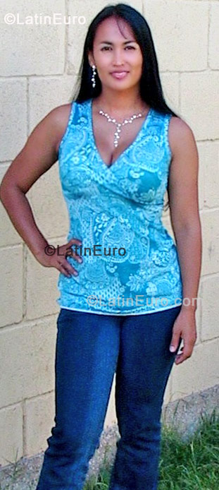 Date this foxy Colombia girl Yobana from Medellin CO446