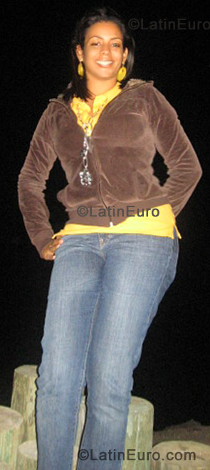 Date this tall Dominican Republic girl Rosa from Santo Domingo DO456