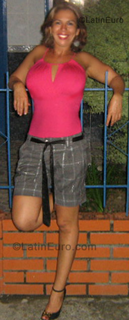 Date this good-looking Colombia girl Doris Nancy from Cartago CO455