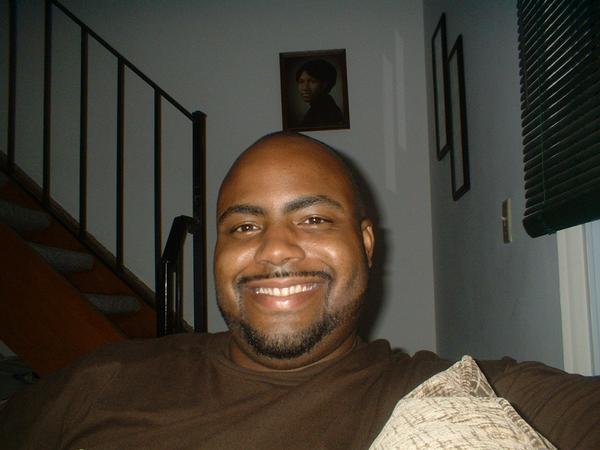 Date this nice looking United States man Tyran from Romulus US1427