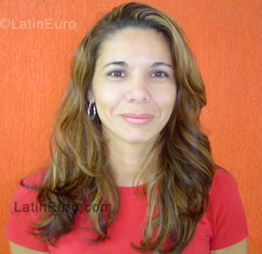 Date this good-looking Brazil girl Kelly Cristina from Tubarao BR712