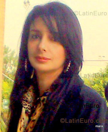 Date this nice looking Brazil girl Mara Angelica from Acreuna BR776