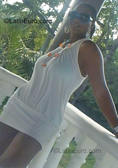 Date this passionate Dominican Republic girl Yokely from Puerto Plata DO621