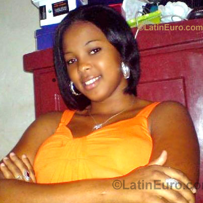 Date this happy Dominican Republic girl La_bebe from Santo Domingo DO646
