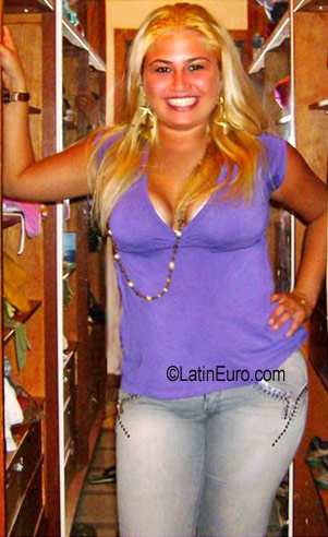 Date this nice looking Brazil girl Hadyr from Sao Paulo BR879