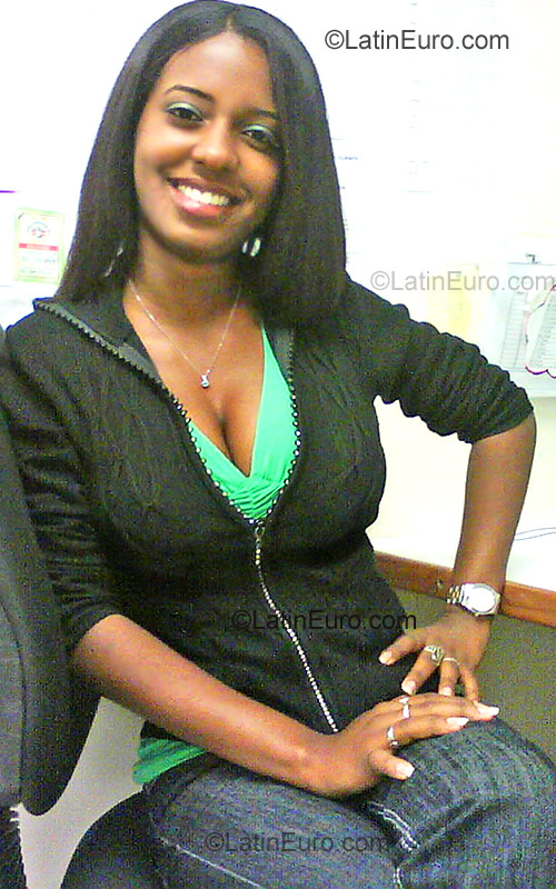 Date this funny Dominican Republic girl Yenny from Santo Domingo DO666