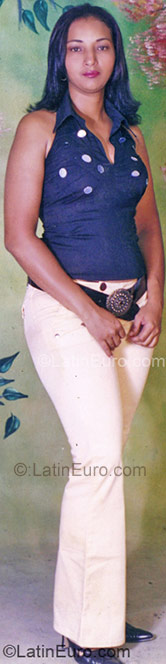 Date this good-looking Colombia girl Taty from San Joaquin CO626