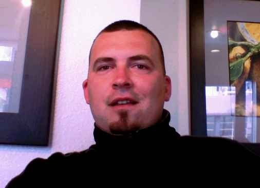 Date this attractive United States man Matthew from San Diego US1958