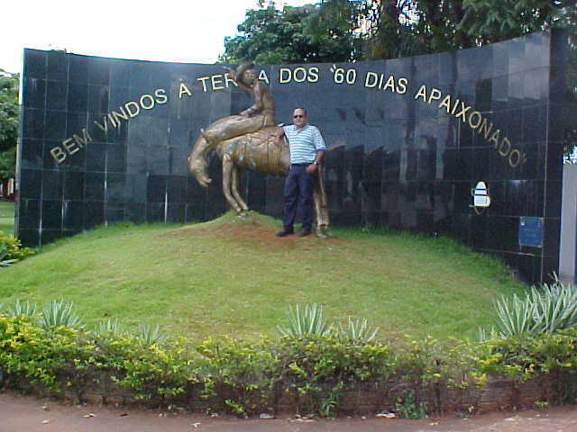 Date this young Brazil man JoÃ£o from Belo Horizonte BR906