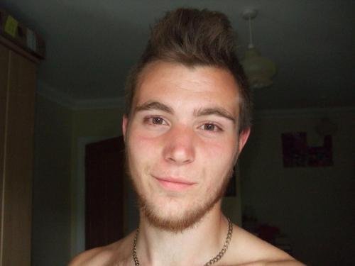 Date this voluptuous United Kingdom man Rhydian from Carmarthen GB125