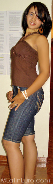 Date this beautiful Dominican Republic girl Angelie Stephania from Salcedo DO699