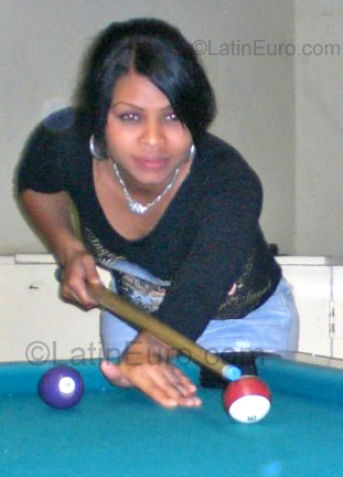 Date this attractive Dominican Republic girl Diana from  DO766