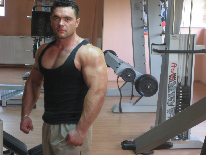 Date this tall Bosnia and Herzegowina man Petar from Kiseljak BA5