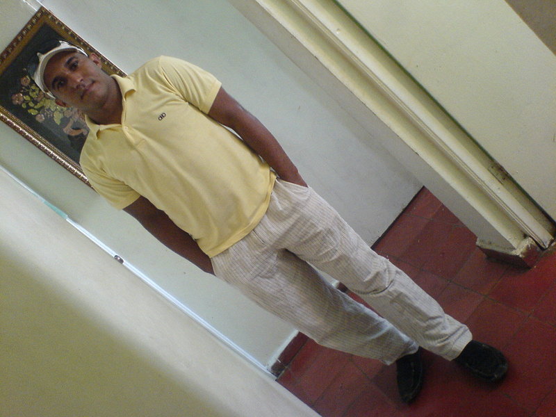 Date this gorgeous Dominican Republic man Oscauris from Rep Dominicana DO819