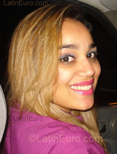 Date this athletic Brazil girl Glaucia from Duartina BR1031