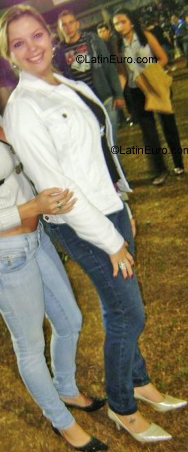 Date this beautiful Brazil girl Gracielly from Goiania BR1047