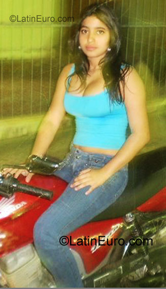 Date this gorgeous Brazil girl Gessica from Goiania BR1072