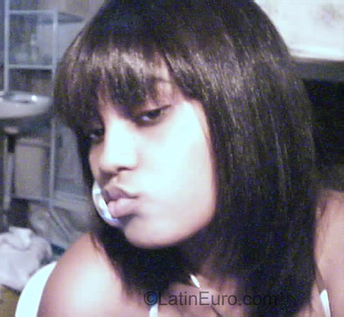 Date this georgeous Dominican Republic girl Genesis Yehiger from Santo Domingo DO875