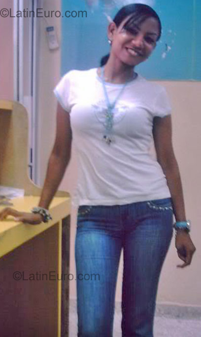 Date this beautiful Dominican Republic girl Marleny from Santo Domingo DO877