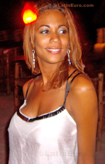 Date this voluptuous Dominican Republic girl Charo from Cabarete DO889