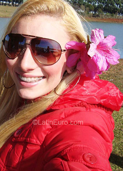 Date this delightful Brazil girl Daniella from Chapeco BR1097