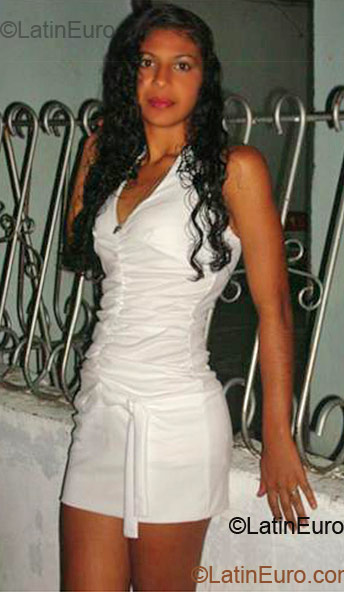 Date this gorgeous Colombia girl Jennyffer Alirio from Cali CO818