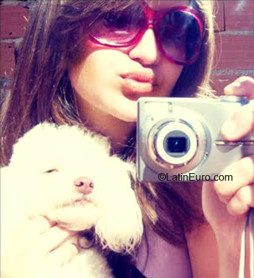 Date this fun Brazil girl Laura from Paraiso BR1103