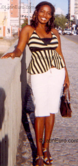 Date this cute Brazil girl Ana Zoraia from Recife BR1117