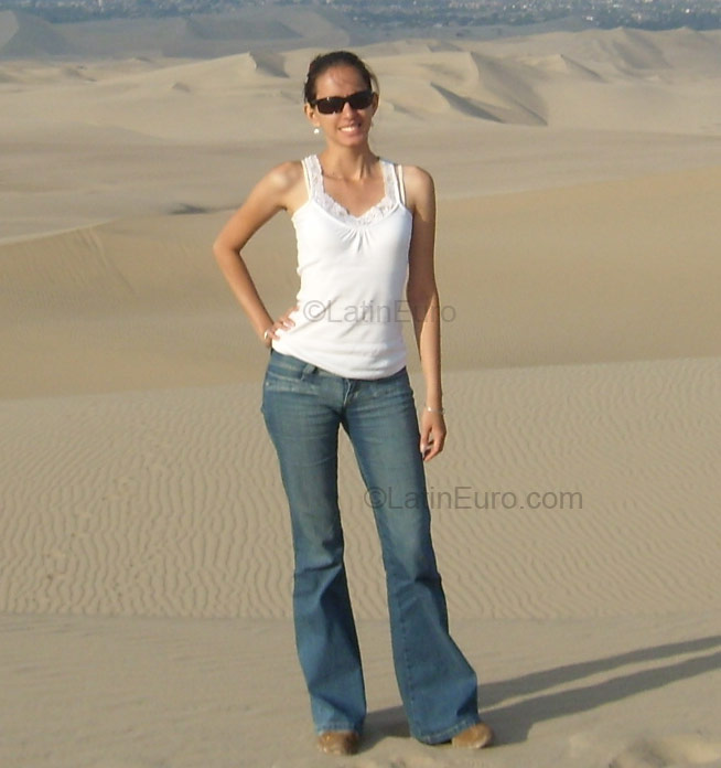 Date this tall Peru girl Cecilia from  PE91