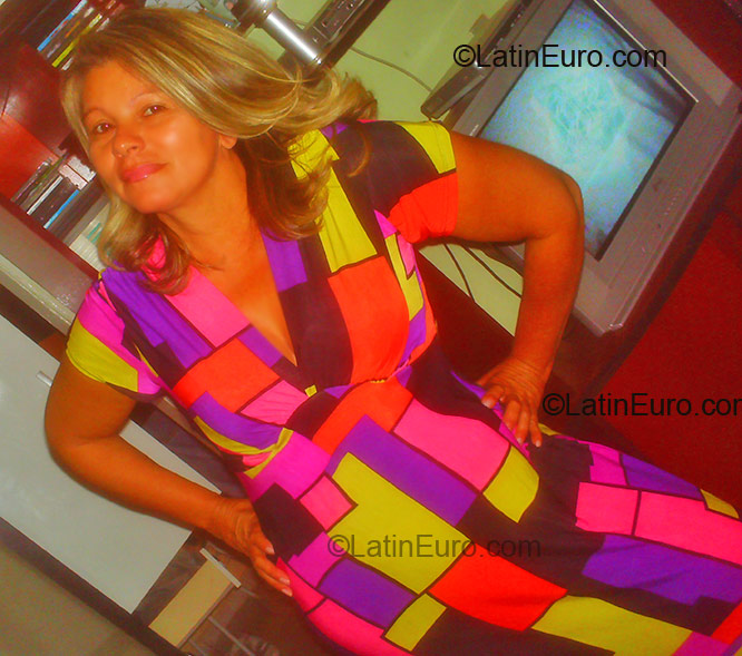 Date this passionate Brazil girl Aldemira from Brasilia BR1139