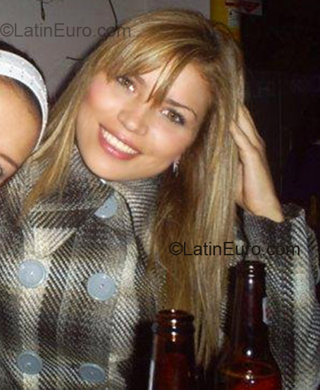 Date this athletic Colombia girl Cindy Carolina from Bogota CO867