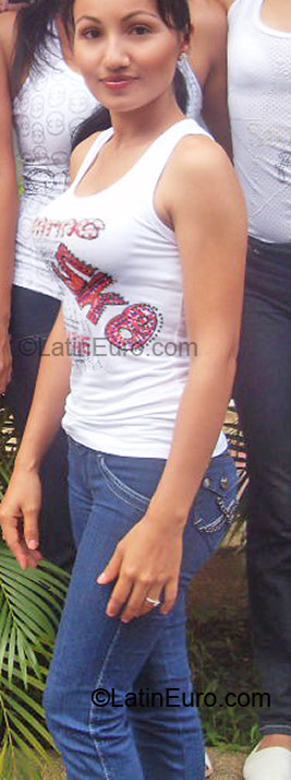 Date this pretty Colombia girl Yuly from Bogota CO880