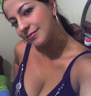 Date this fun Colombia girl Maria from Tulua CO883