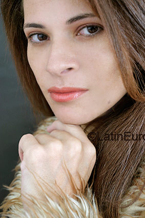 Date this athletic Brazil girl Surya from Belo Horizonte BR1168